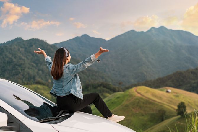 Porodica, izlet, automobil, planina