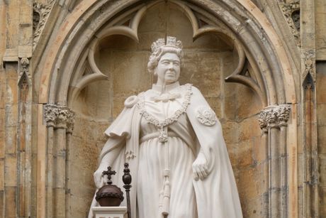 Kip statua kraljice kraljica Elizabete Elizabeta II