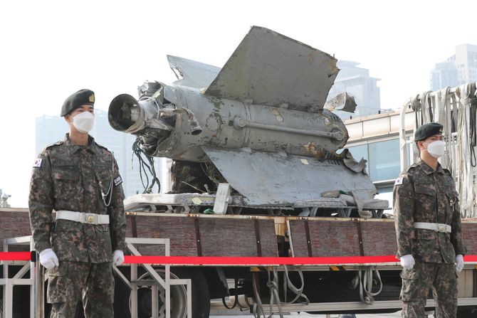 Severna Koreja, Južna Koreja, balistička raketa