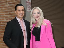 Kathleen, Alejandro Martinez