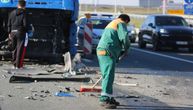 Strašan prizor na auto-putu između Novog Sada i Beograda: Kamion probio ogradu i napravio KARAMBOL, palo i OVO