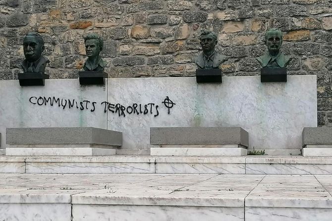 Grobnica narodnih heroja, Kalemegdan, skrnavljenje, vandalizam