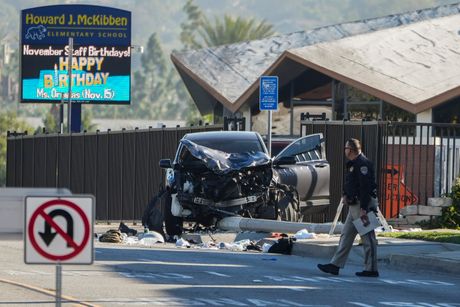 Los Anđeles saobraćajna nesreća automobil udario 22 policijska regruta regruti