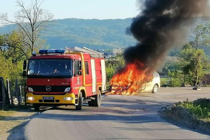 zapaljen automobil, zapaljeno vozilo, požar