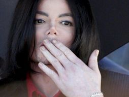 Crveni konac, Majkl Džekson, MICHAEL JACKSON