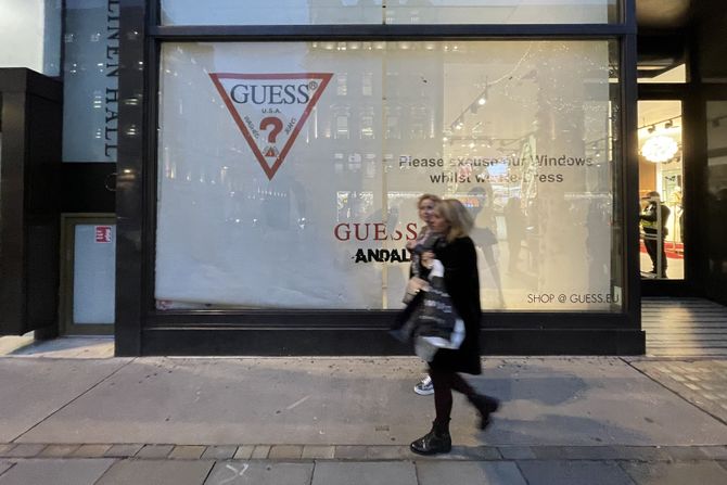 Banksy GUESS London Banksy GUESS London