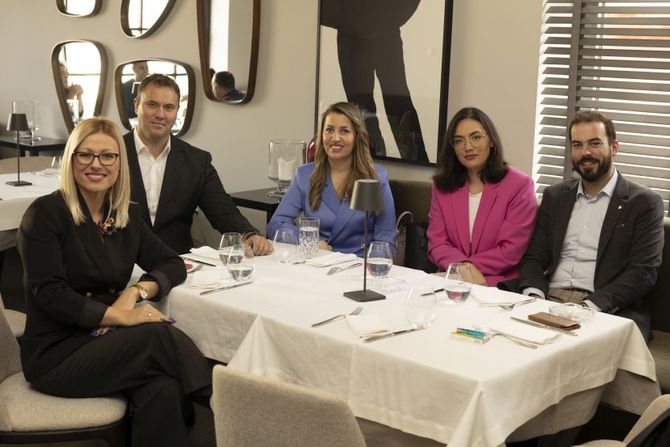 Marko Veljović, Ana Perišić, Nevena Todorović, Stefan Lakić,Tamara Stojanović