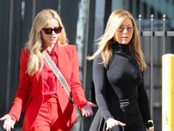 Reese Witherspoon Riz Viterspun i Jennifer Aniston Dženifer Aniston