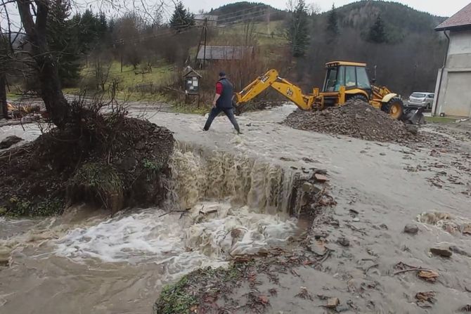 Ivanjica, Ivanjičko sel Brusnik,  nevreme, obilne padavine, kiša, poplava, poplave