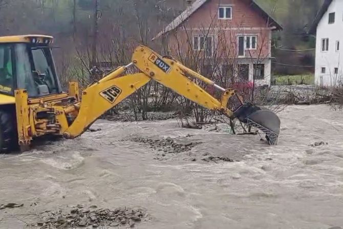 Ivanjica, Ivanjičko sel Brusnik,  nevreme, obilne padavine, kiša, poplava, poplave