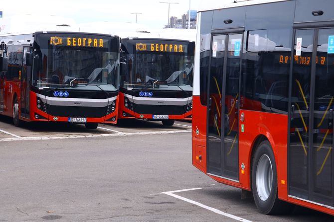 Autobusi GSP autobus GSP neutralna autobus neutralna gradski prevoz javni prevoz pogon Novi Beograd