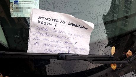 Parking mesto za osobe sa invaliditetom Parking mesto za osobe sa invaliditetom