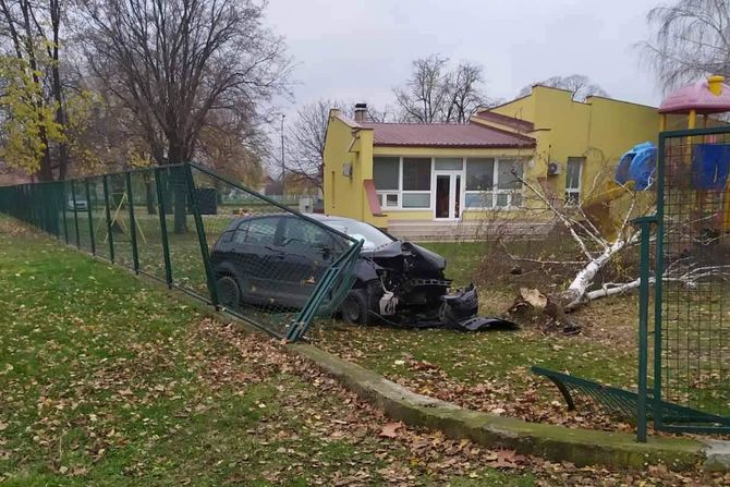 Automobil uleteo u dvorište obdaništa, Svilajnac