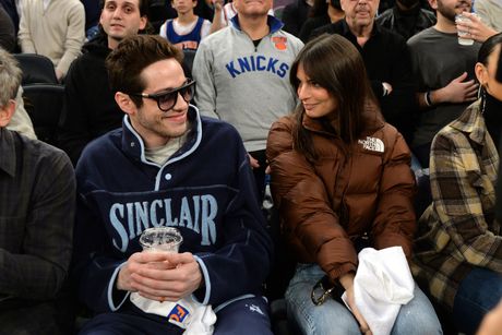 Pete Davidson Emily i Ratajkowski, Pit Dejvidson i Emili Ratajkovski