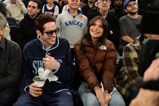 Pete Davidson Emily i Ratajkowski, Pit Dejvidson i Emili Ratajkovski