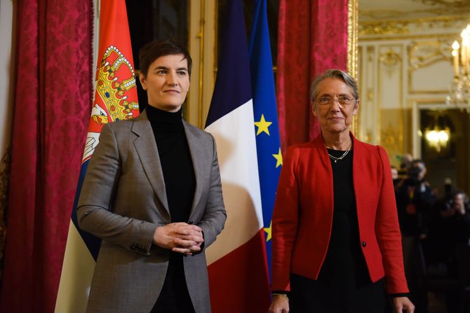 Ana Brnabić, Elizabet Born, premijerke Srbije i Francuske, Pariz