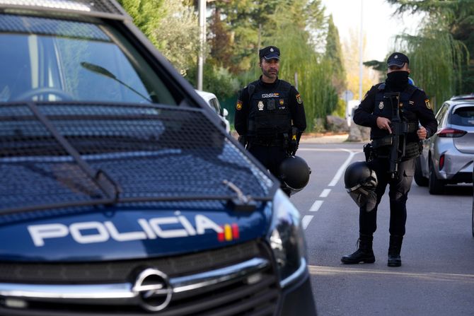 Španija španska policija pretnje bomba ukrajinska ambasada Madrid