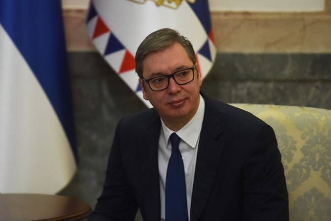 Aleksandar Vučić, Oliver Varheji