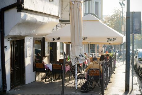 Znak pitanja, kafana