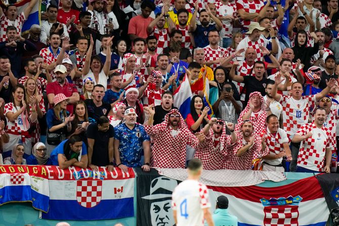 Hrvatska, Ustaška zastava, Japan, Katar