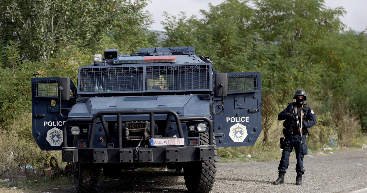 Pripadnici tzv. kosovske policije kod sela Gornje Kusce pretresali Srbe tražeći srpske zastave na Badnji dan