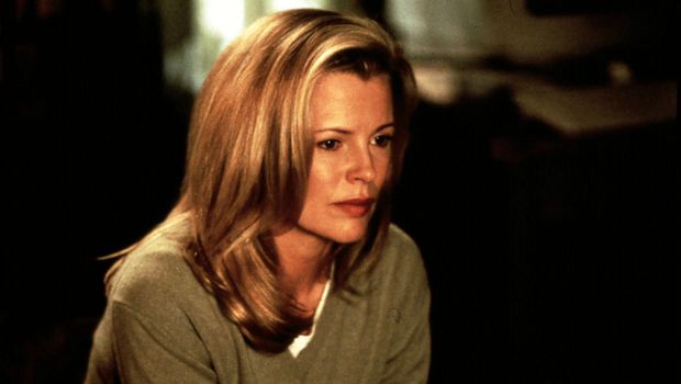 Kim Basinger, Besindžer