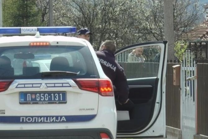 Policija