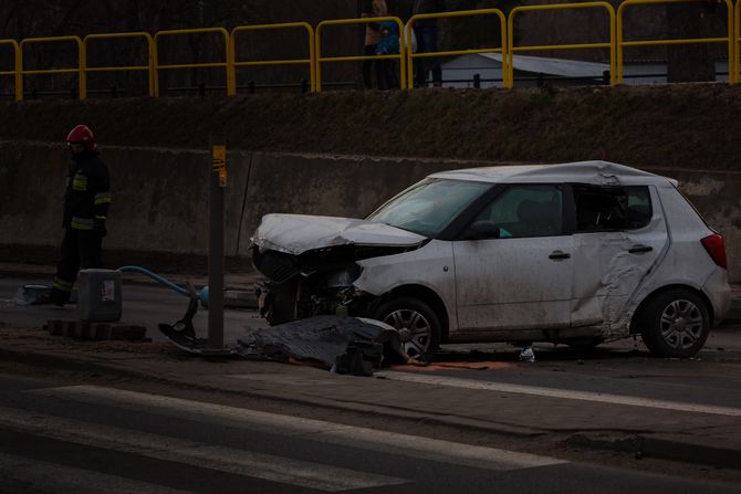 Saobraćajna nesreća slupan auto kola