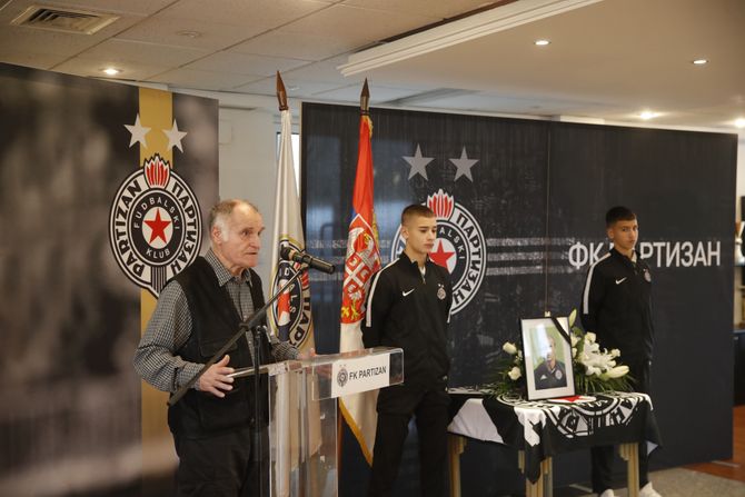 Komemoracija, Miodrag Ješić