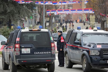 Kosovo Srbija  Severna Mitrovica policija neredi