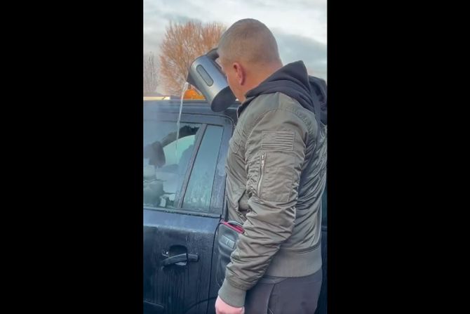 Staklo puca od vrele vode