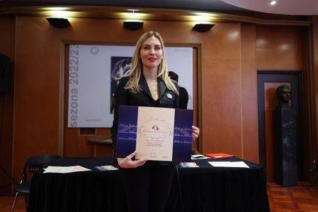 Kalini Kovačević uručena nagrada "Ružica Sokić" na svečanosti u Ateljeu 212