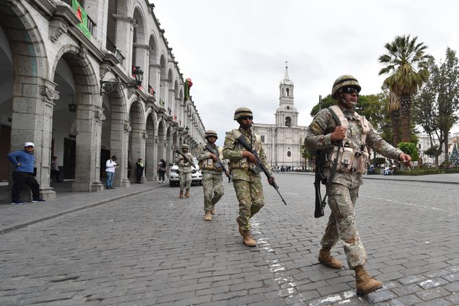 Peru  vojnici  vojska vanredno stanje, protesti,