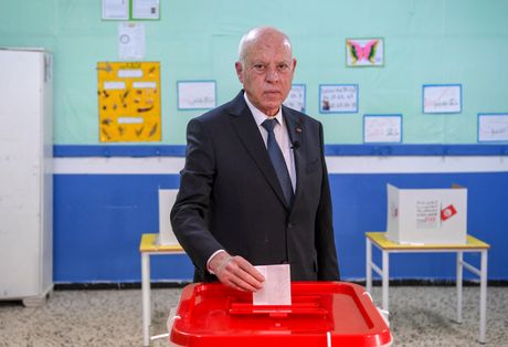 Predsednik Tunisa Kais Saied glasao na parlamentarnim izborima