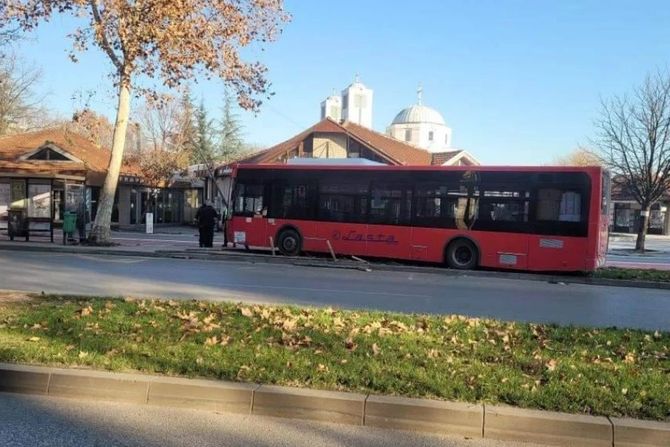 autobus, niš, ograda,