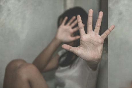 Nasilje u porodici, devojčica 13 godina