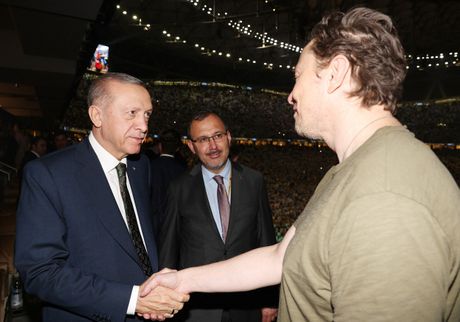Redžep Tajip Erdogan, Elon Mask