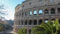 Koloseum nema mira: Posle Ivana, još dvoje turista uklesalo inicijale na čuveni spomenik, prete im kazne