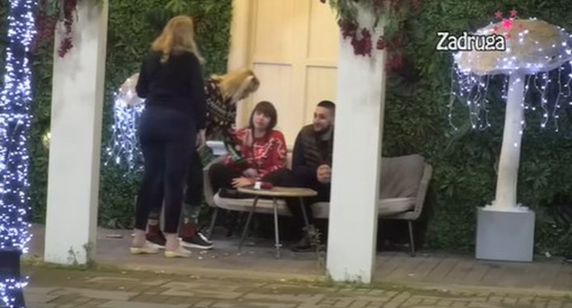 Marija I Miljana Kulić Briznule U Plač Zbog Bebice Telegraf Rs