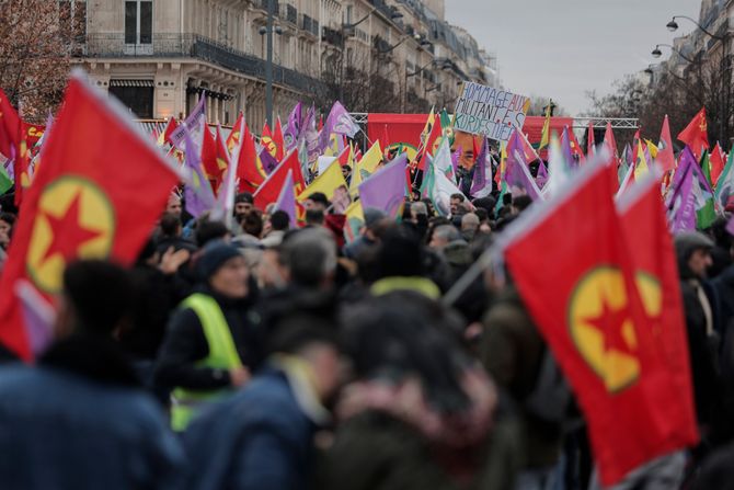 Pariz Kurdi neredi protest