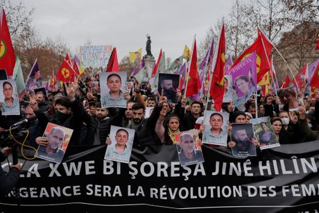 Pariz Kurdi neredi protest