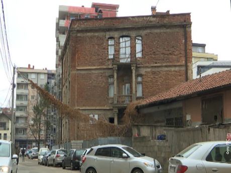 Kuća Džafera Deve,  gradonačelnik Kosovske Mitrovice i ministar unutrašnjih poslova Albanije