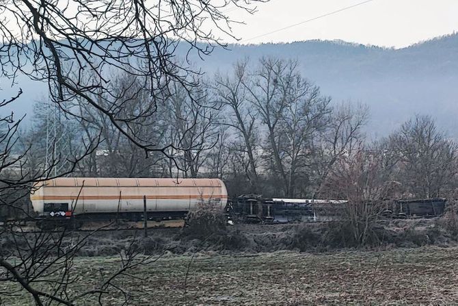 Pirot amonijak cisterna izivanje ekološka havarija