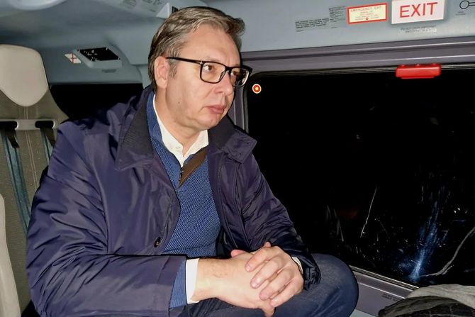 Aleksandar Vučić Negde između Kraljeva i Raške