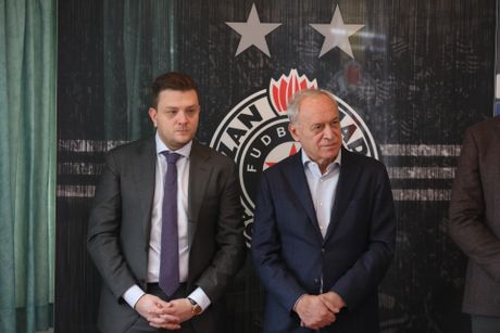 Okupljanje FK Partizan u Teleoptiku Okupljanje FK Partizan u Teleoptiku