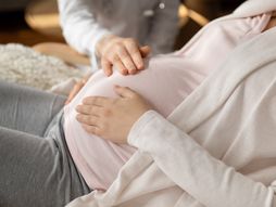 Mama, trudnica, trudnoća, trudnički stomak