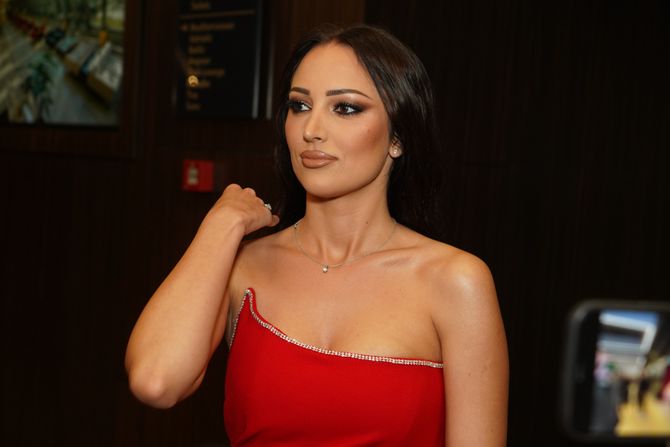 Aleksandra Prijović, Crown Plaza Aleksandra Prijović, Crown Plaza