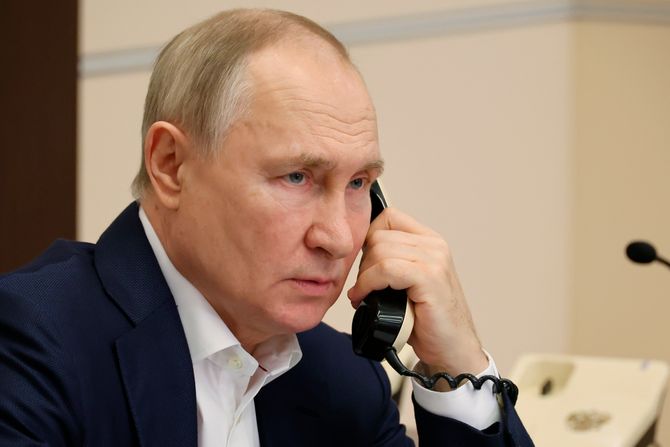 Vladimir Putin, telefon