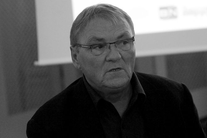 Zoran Kalezić Zoran Kalezić