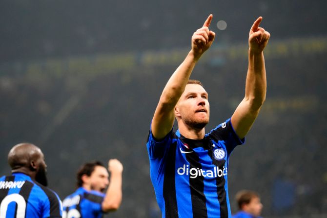 Edin Džeko, FK Inter, FK Napoli Edin Džeko, FK Inter, FK Napoli